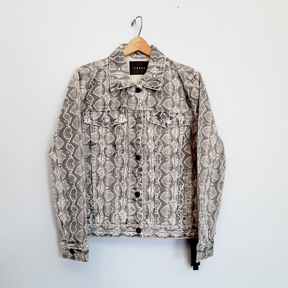 New BLANK NYC 'Snake Along' Soft Denim Jacket - Picture 2 of 12